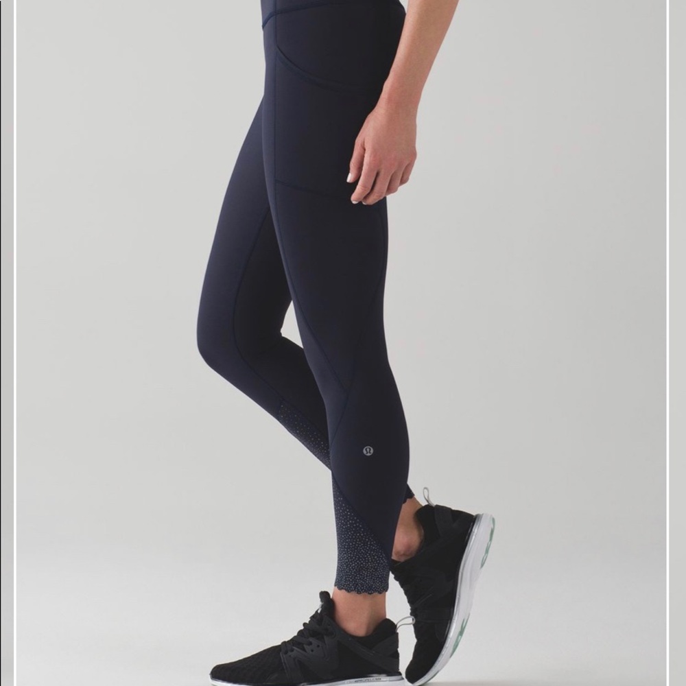 Lululemon Tight Stuff Tight II - 25"
Midnight Navy